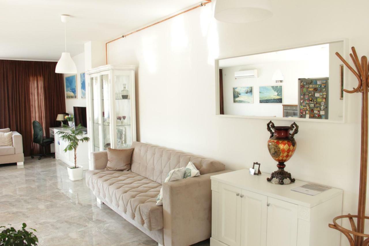 Lux House Olga Apartment Ruma Exterior foto