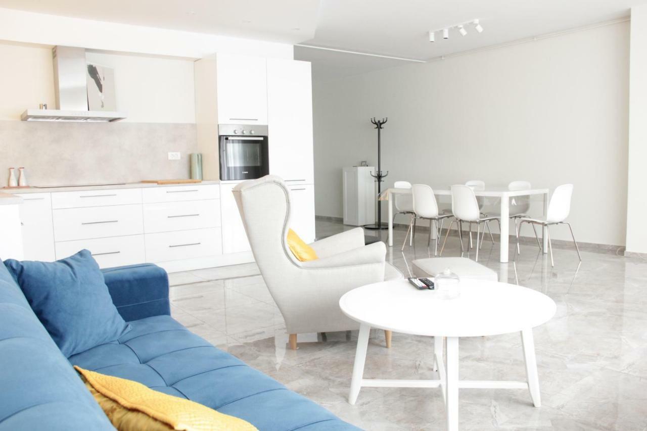 Lux House Olga Apartment Ruma Exterior foto