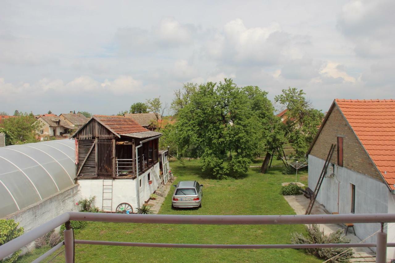 Lux House Olga Apartment Ruma Exterior foto