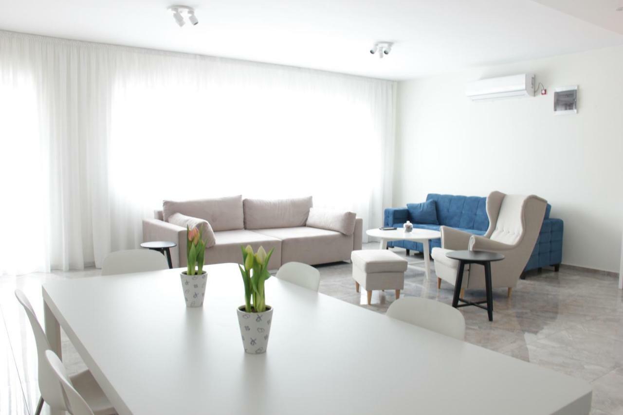 Lux House Olga Apartment Ruma Exterior foto